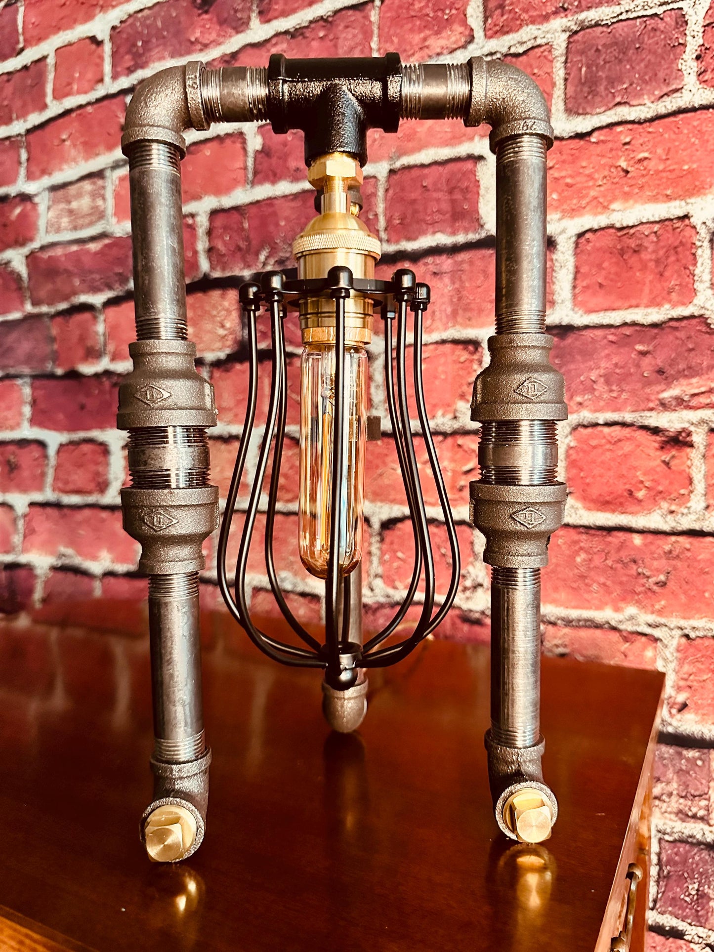 The Resolute Tripedal | Pipe Lamp