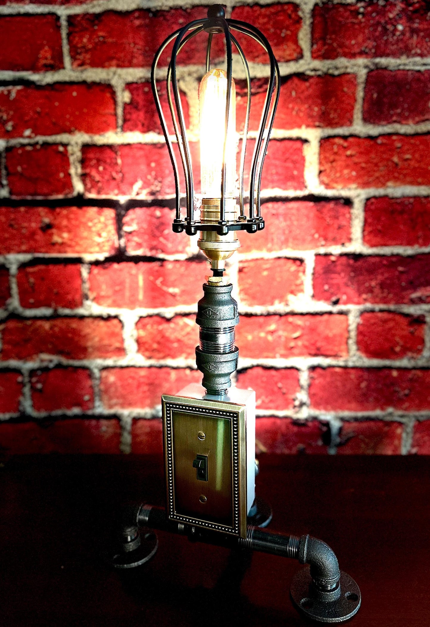 The Gentleman | Pipe Lamp