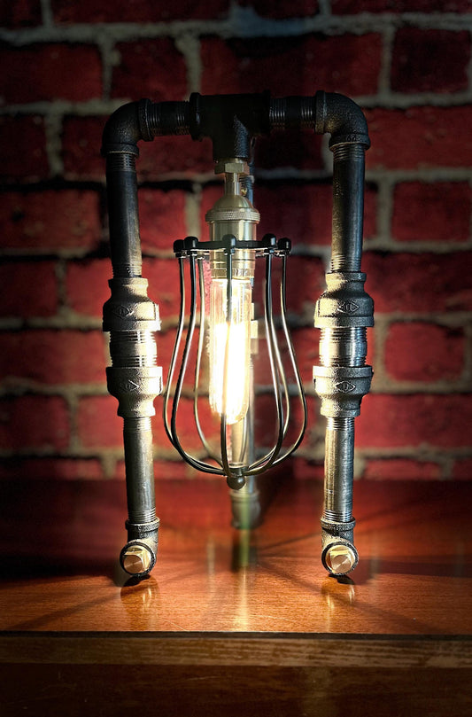 The Resolute Tripedal | Pipe Lamp