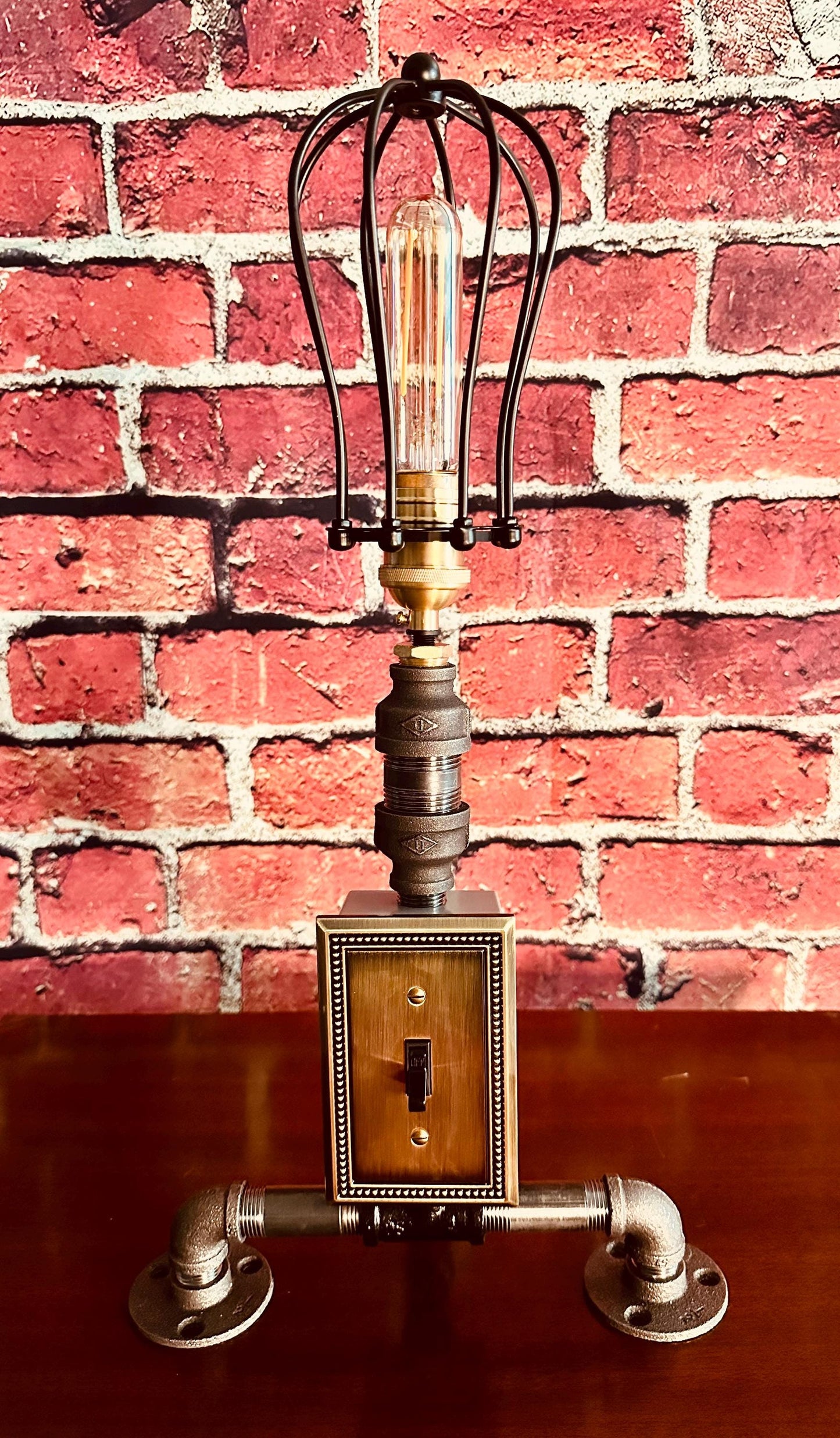 The Gentleman | Pipe Lamp